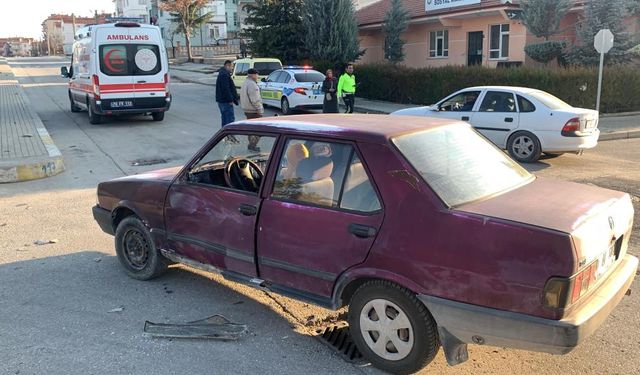 Karaman’da Otomobil İle Motosiklet Çarpıştı: 2 Yaralı