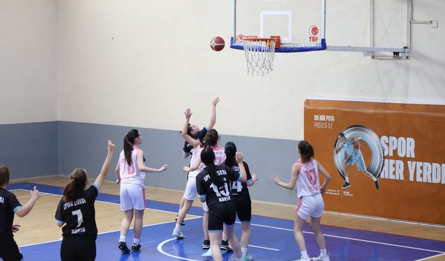 Basketbol Grup Müsabakalarında Heyecan Başladı