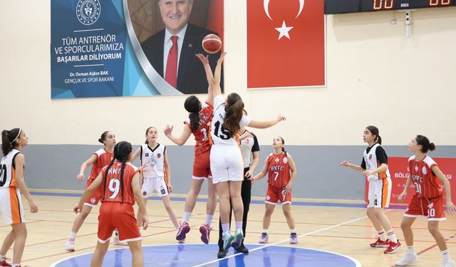 U14 Kızlar Basketbol Bölge Şampiyonası Karaman’da Başladı