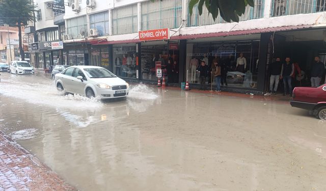 İş Yerleri Sular Altında Kaldı