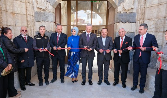 Vali Çiçekli ve Eşi Turizm Haftası Etkinliklerine Katıldı