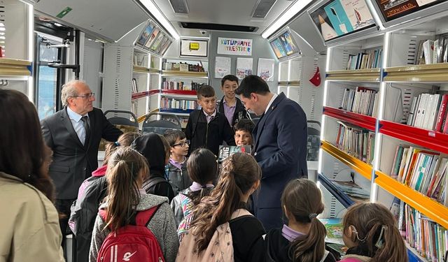 Ermenek'te Gezici Kütüphane, Öğrencilerle Buluştu