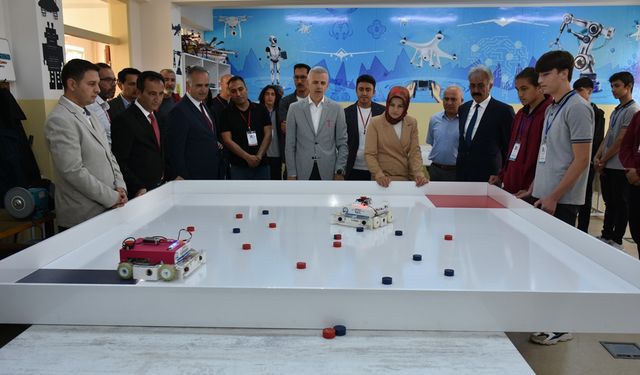 Meslek Lisesi Öğrencilerinden Geleceğe Dokunan Tasarımlar