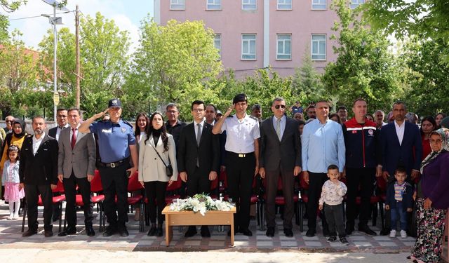 "HAYAT BOYU ÖĞRENME HAFTASI" ETKİNLİKLERİ KAPSAMINDA KARMA SERGİ AÇILIŞI