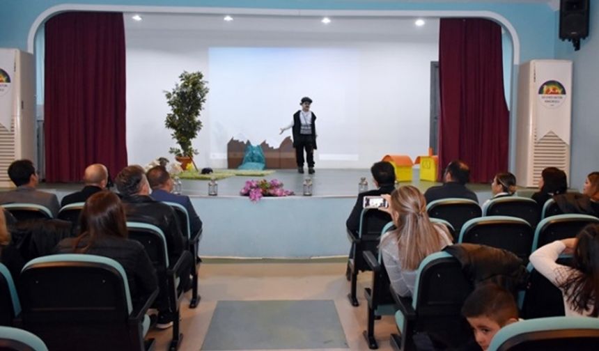 Küçük Öğrencilerden Büyüklerine Masallar