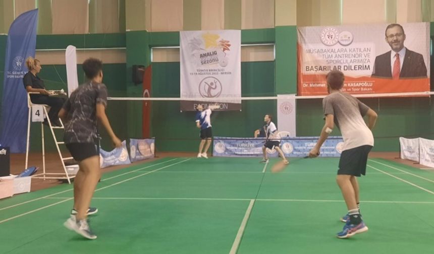 Karaman Analig Badminton Takımı Türkiye İkincisi Oldu