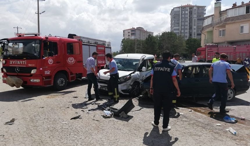 Karaman’da Trafik Kazası: 5 Yaralı