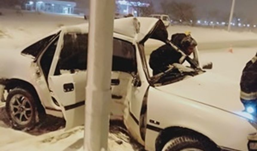 Karaman’da Trafik Kazası: 2 Yaralı