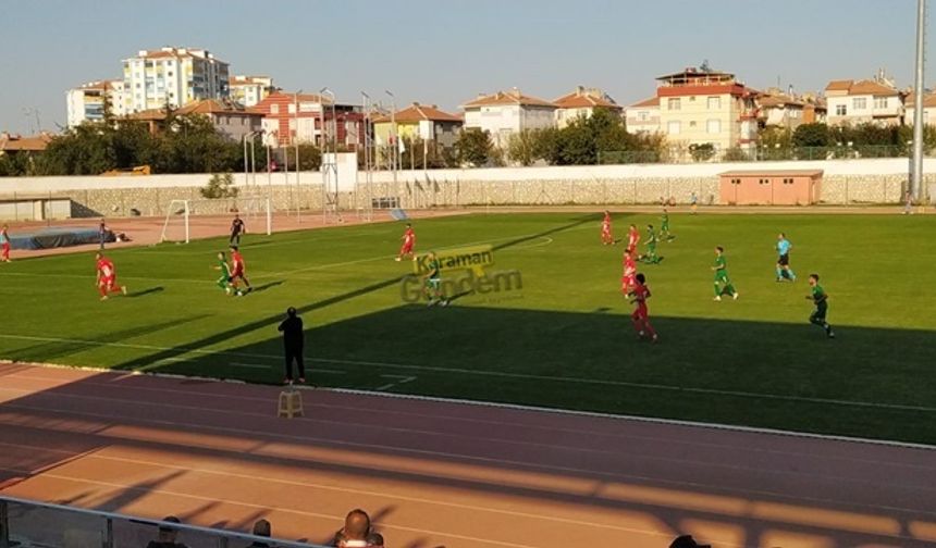 Karaman Belediyespor kendi evinde ağırladığı Sancaktepe Futbol Kulübü ile 2-2 berabere kaldı.