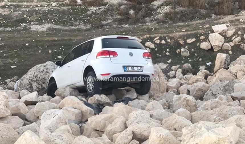 Karaman’da Şarampole Devrilen Otomobilin Sürücüsü Yaralandı