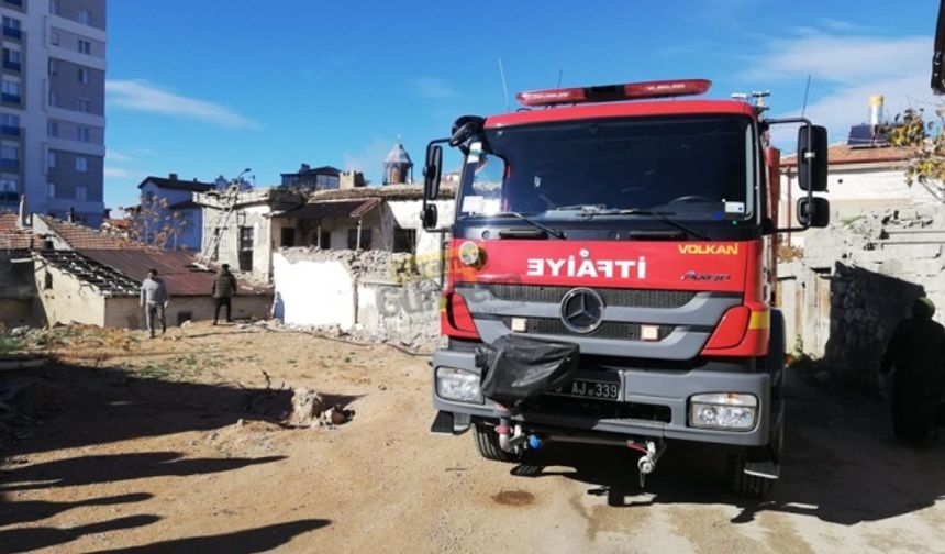 Metruk Binada Çıkan Yangın Mahalle Sakinlerini Korkuttu