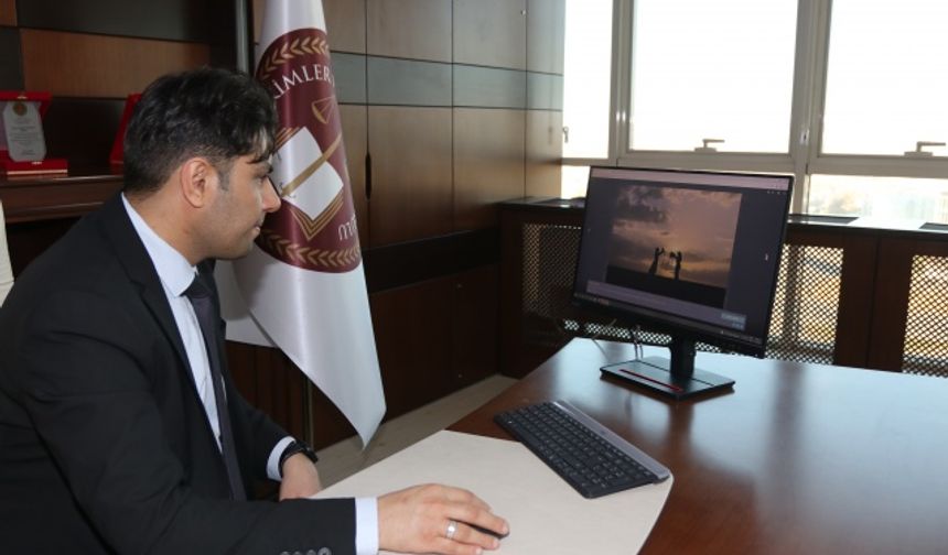 Akdoğan ve Yılmaz, AA'nın "Yılın Fotoğrafları" Oylamasına Katıldı