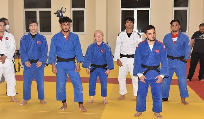 Vali Işık İlimizde Kampa Giren Paralimpik Judo Milli Takımını Ziyaret Etti