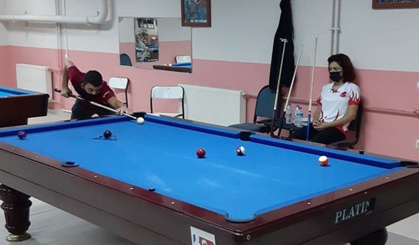 Karaman'da Cumhuriyet Kupası Bilardo Turnuvası Sona Erdi