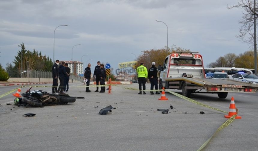 Feci Kaza! Sürat Motoru İle Otomobil Çarpıştı