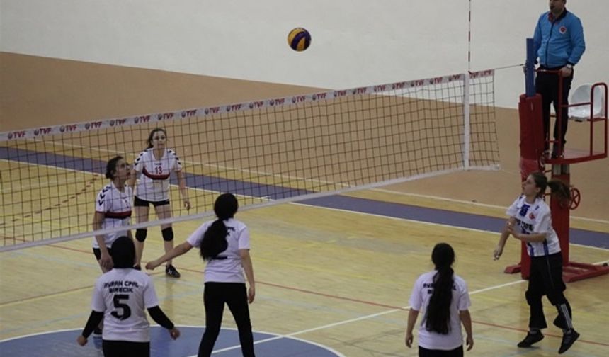 Okullar Arası Voleybol Grup Müsabakaları Sona Erdi