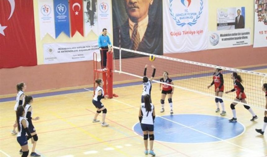 Karaman’da Voleybol Heyecanı Başladı