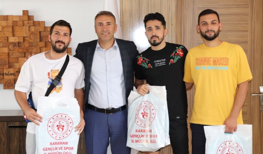 Karaman Piri Reis Yurdu Erkek Tenis Takımı Türkiye İkincisi