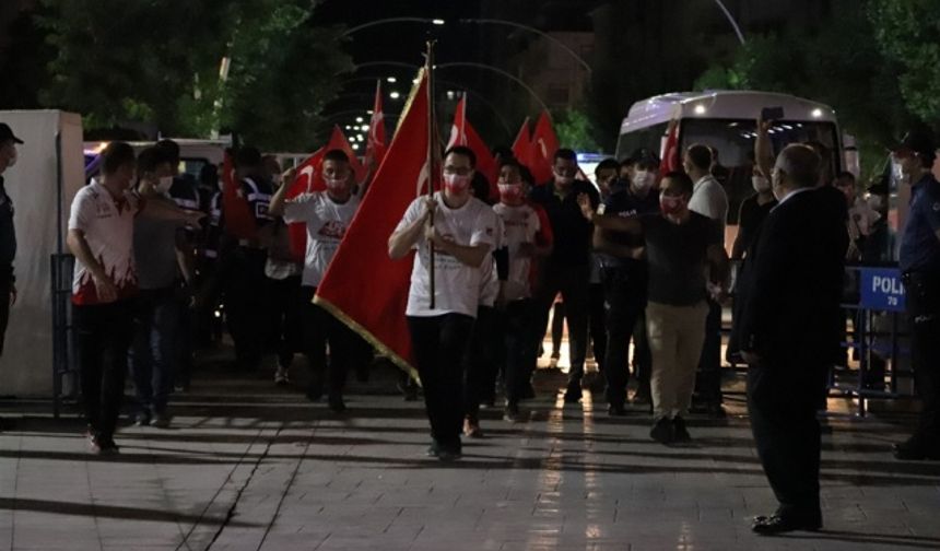 Karaman’da 15 Temmuz Şehitleri Anısına Sancak Koşusu Düzenlendi