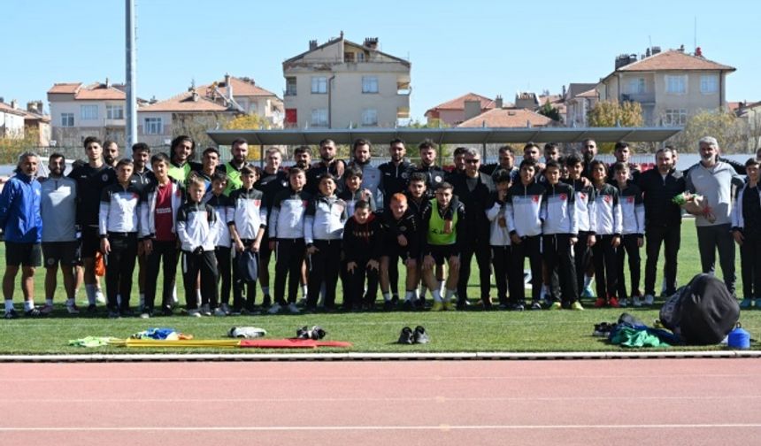 Öğrencilerden Karaman FK'ya Moral Ziyareti
