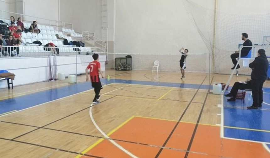 Okullar Arası Gençler Badminton İl Birinciliği Müsabakaları Sona Erdi