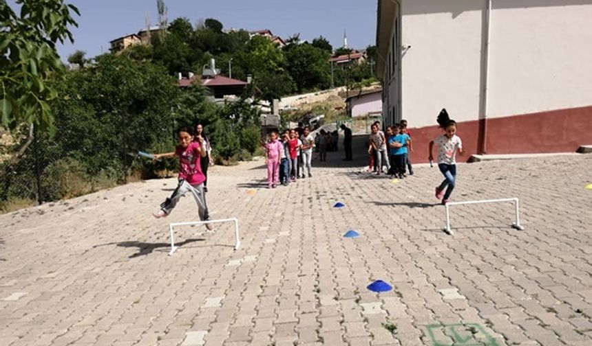 Ermenek’te Eğlenceli Çocuk Atletizmi Heyecanı Devam Ediyor