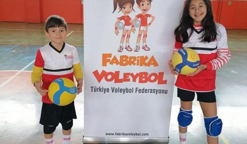 Fabrika Voleybol Okulu Karaman’da Yoğun İlgi Görüyor