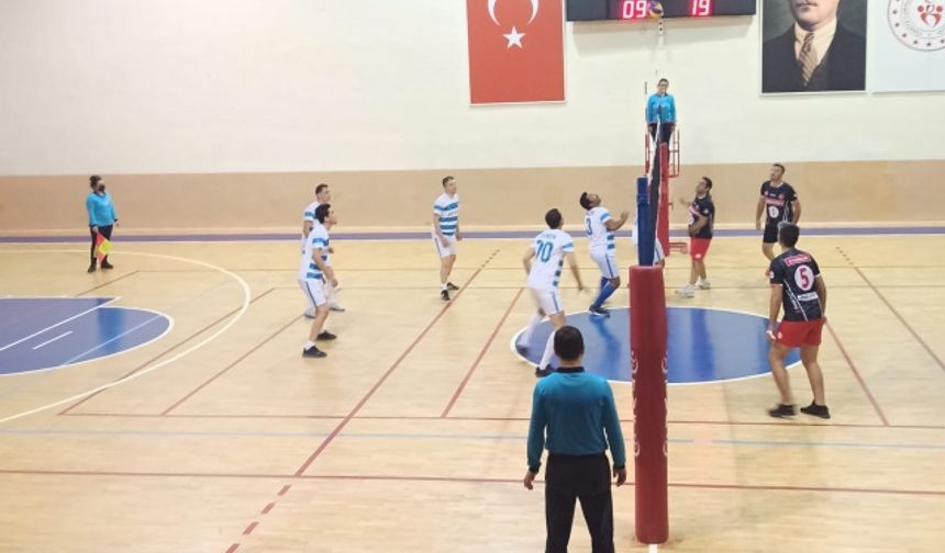 Kurumlararası Cumhuriyet Kupası Voleybol Turnuvası Başladı