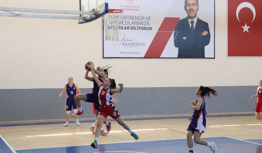 Basketbol U16 Kadınlar Bölge Şampiyonası Karaman’da Başladı