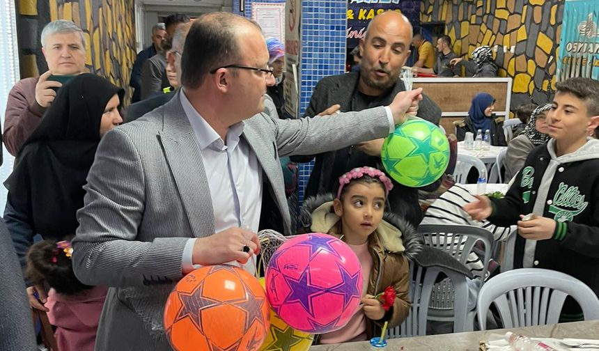 Depremzedelerle Akşam Yemeğinde Bir Araya Geldiler