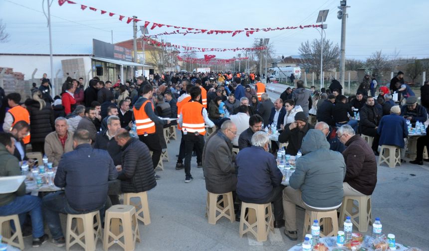 Ayrancı Belediyesinin İftarında Binlerce Hemşehri Bir Araya Geldi