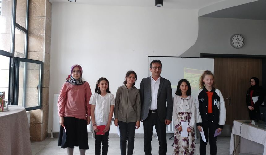 Karaman’daki Kız Öğrenciler Hayalindeki Oyunu Anlattı