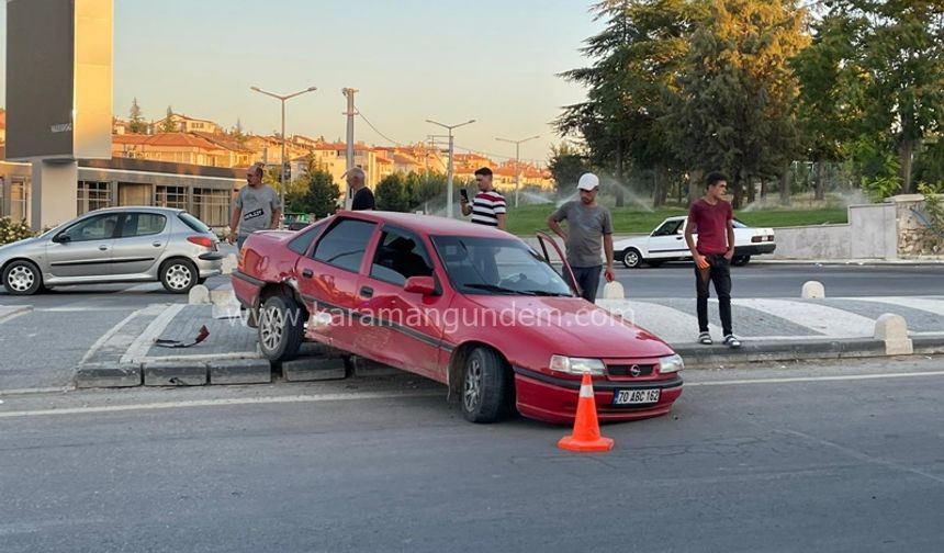 Kontrolden Çıkan Otomobil Refüje Çıktı