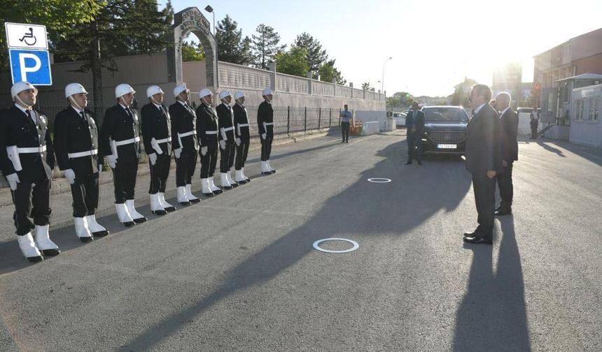 Vali Sarıibrahim Kurum Ziyaretlerine Devam Ediyor