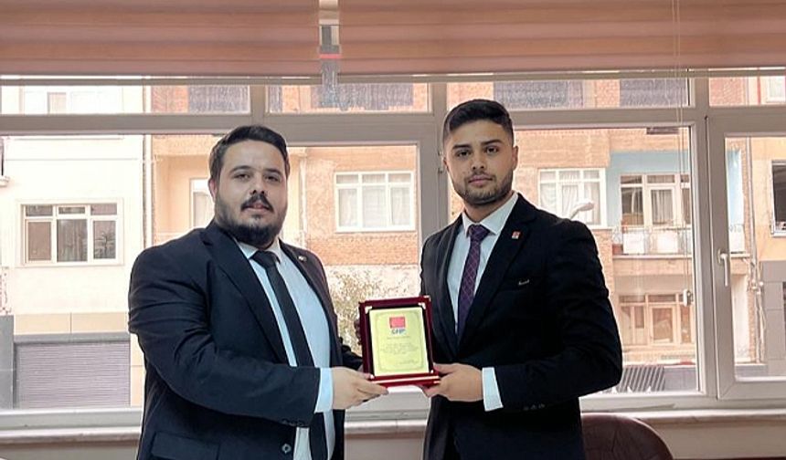 CHP Gençlik Kollarında Bayrak Değişimi