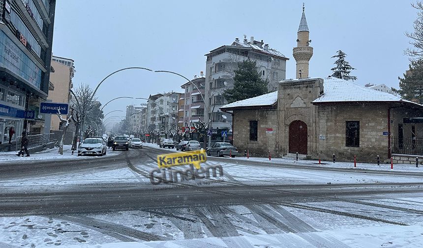 Karaman Güne Kar İle Uyandı