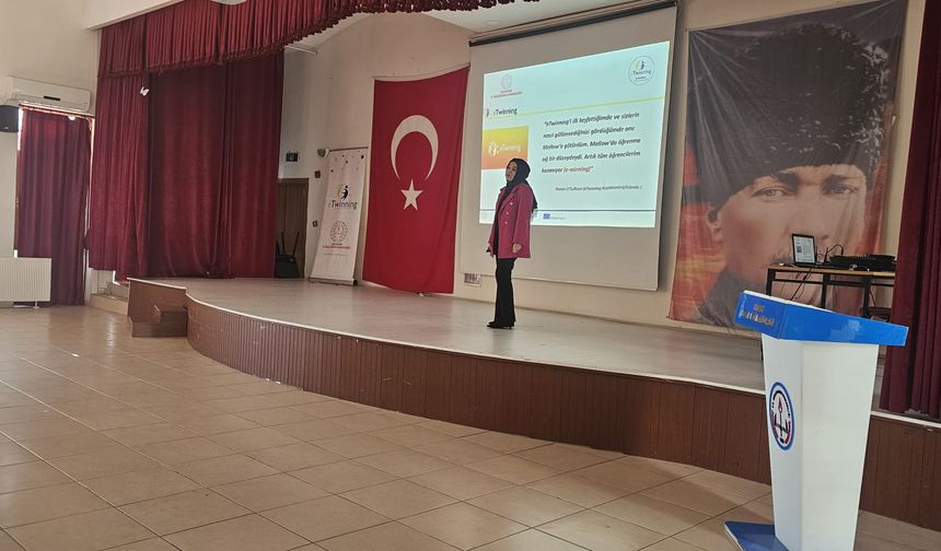 Ermenek’teki Öğretmenlere Proje Hazırlama Semineri Düzenledi