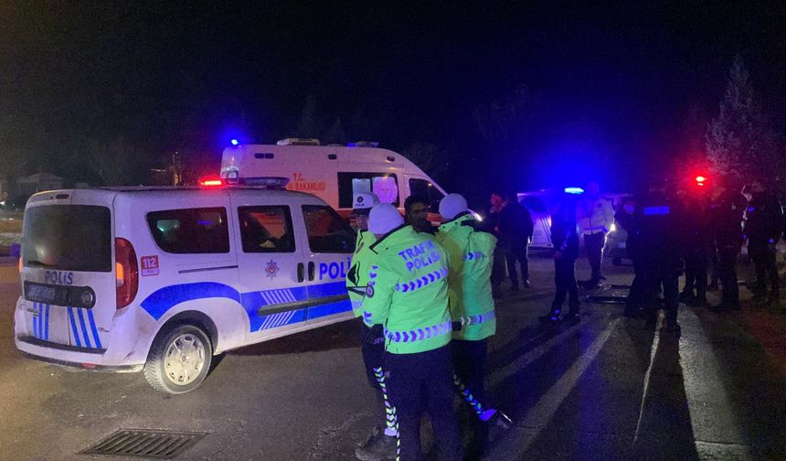 Karaman’da Polis Aracı İle Otomobil Çarpıştı: 1’i Polis 4 Yaralı