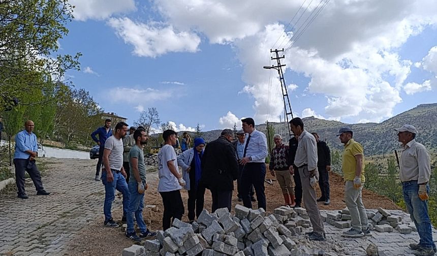 Erdoğan, Balkusan Köyünde Dil Bayramı Çalışmalarını İnceledi