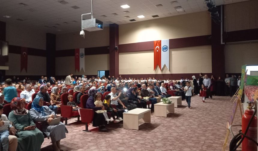 Kur'an Bülbülleri Madalyalarını Aldı