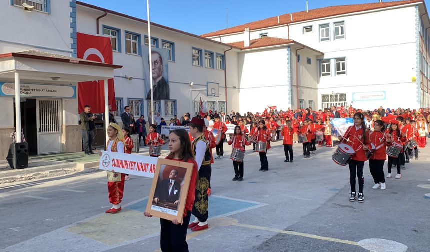 İlkokul Öğrencilerinin Bando Gösterisi Büyük Beğeni Topladı