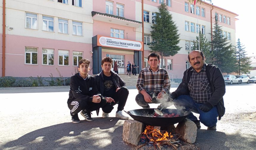 Karaman Anadolu İmam Hatip Lisesinde Sucuk Ekmek Şenliği