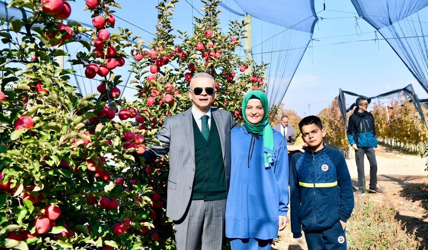 Vali Çiçekli: "Şehrimizin Ülkemiz Elma Üretiminde Çok Önemli Bir Yeri Var"