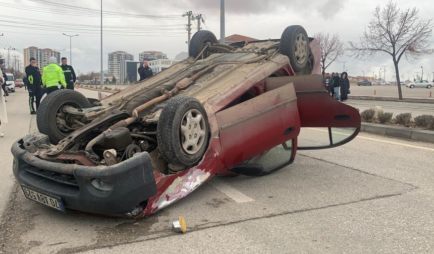 Karaman’da Takla Atan Otomobilin Sürücüsü Yaralandı