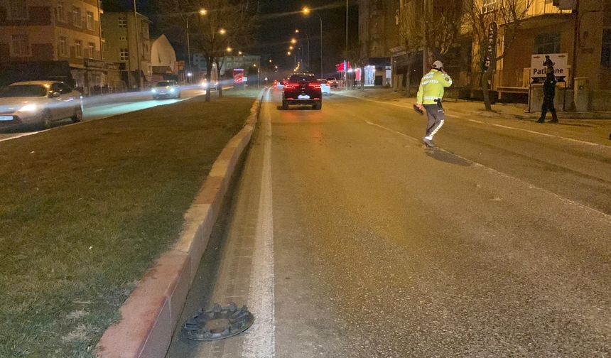 Karaman’da Kaza Yerinde Polisin Ölümden Döndüğü Anlar Kamerada