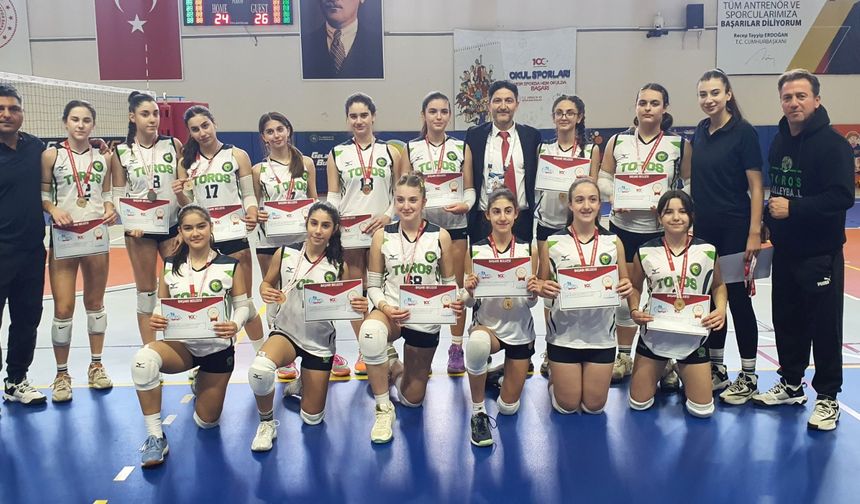 Okul Sporları Voleybol Yıldızlar Yarı Final Müsabakaları Sona Erdi