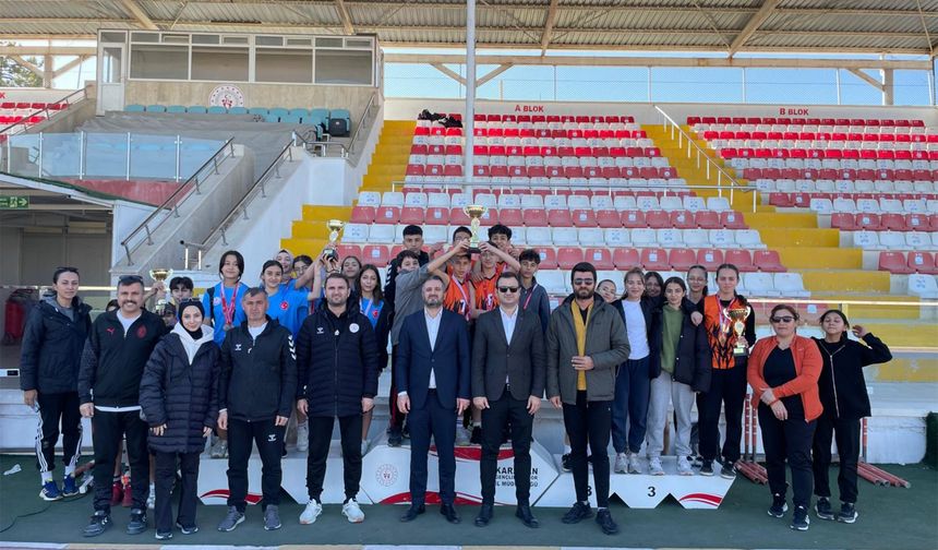 Karaman’da Okul Sporları Küçükler ve Yıldızlar Puanlı Atletizm İl Birinciliği Sona Erdi