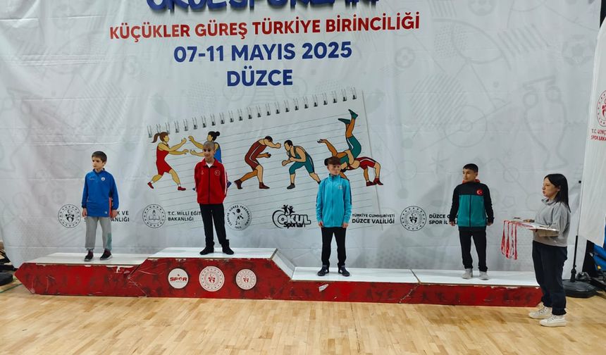 Karamanlı Güreşçiler Türkiye Şampiyonası’nda Dereceyle Döndü