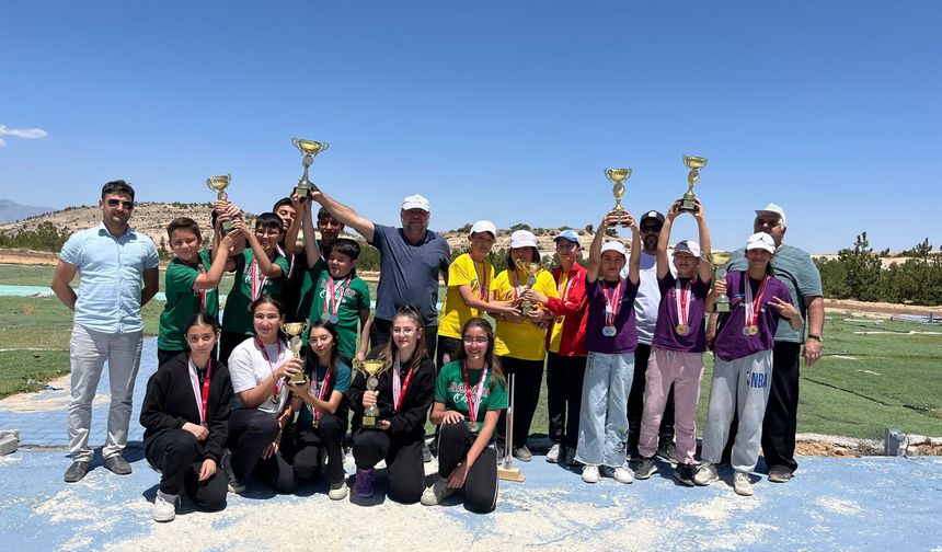 KARAMAN’DA HAVA SPORLARI RÜZGÂRI ESTİ