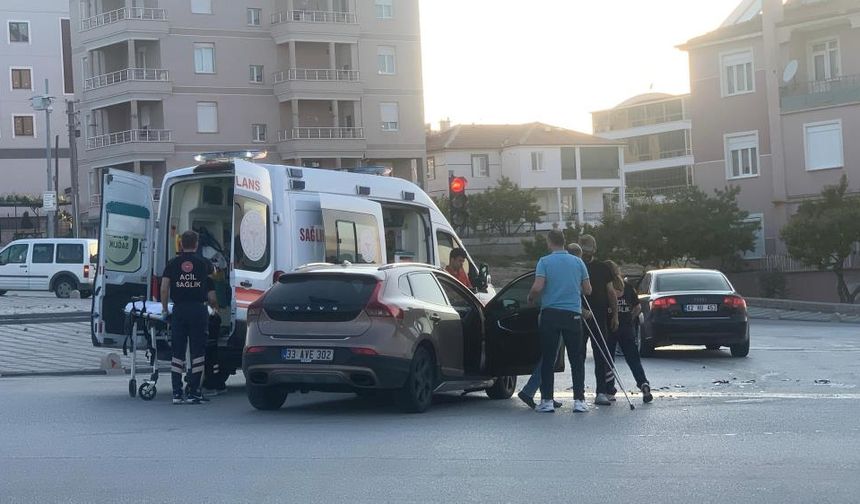 Karaman’da İki Otomobil Kavşakta Çarpıştı: 1 Yaralı